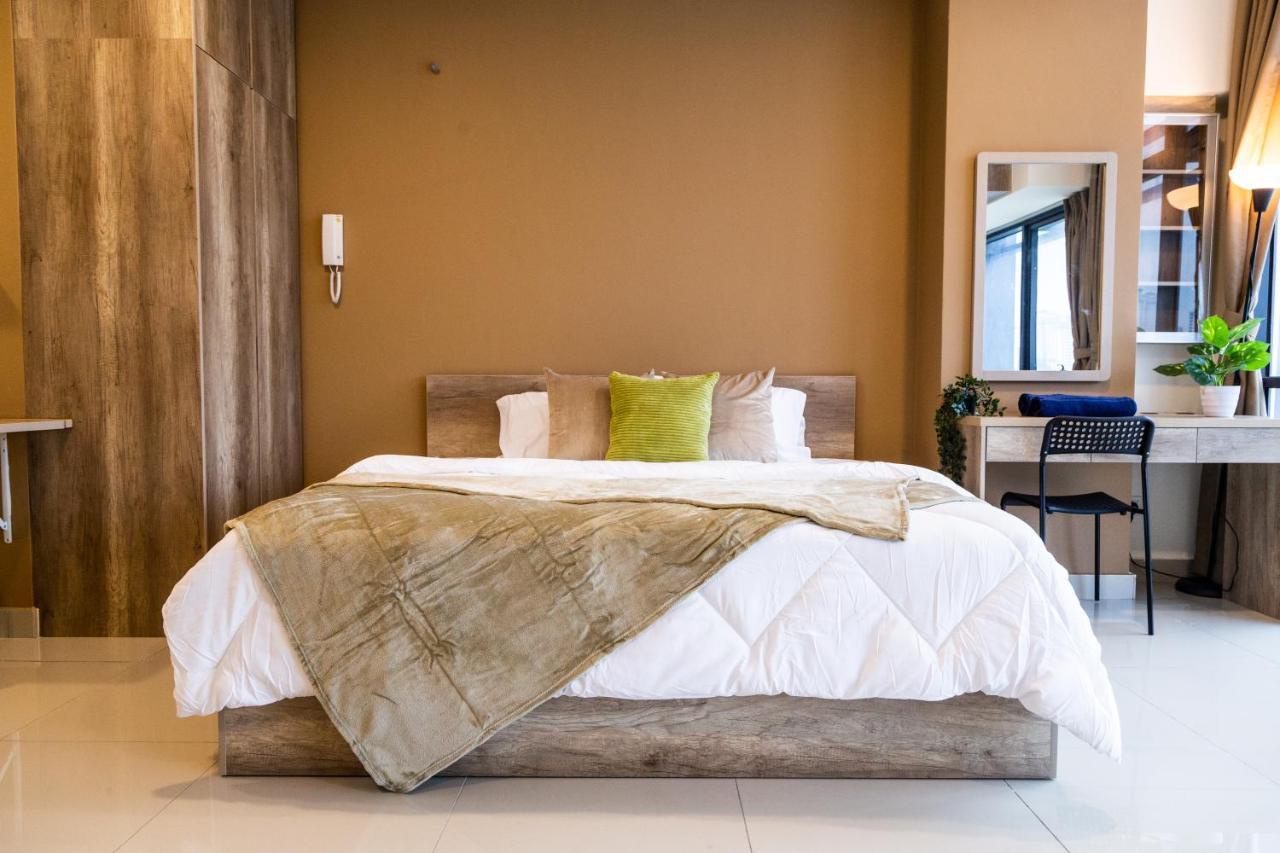 Studio Units At Pacific Tower Near Jaya One By Comfyasia Petaling Jaya Esterno foto