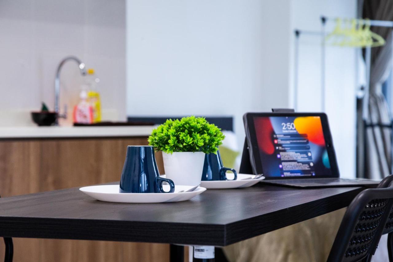 Studio Units At Pacific Tower Near Jaya One By Comfyasia Petaling Jaya Esterno foto
